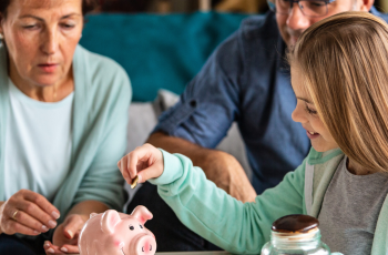 Educação financeira familiar: como engajar toda a família nessa causa?